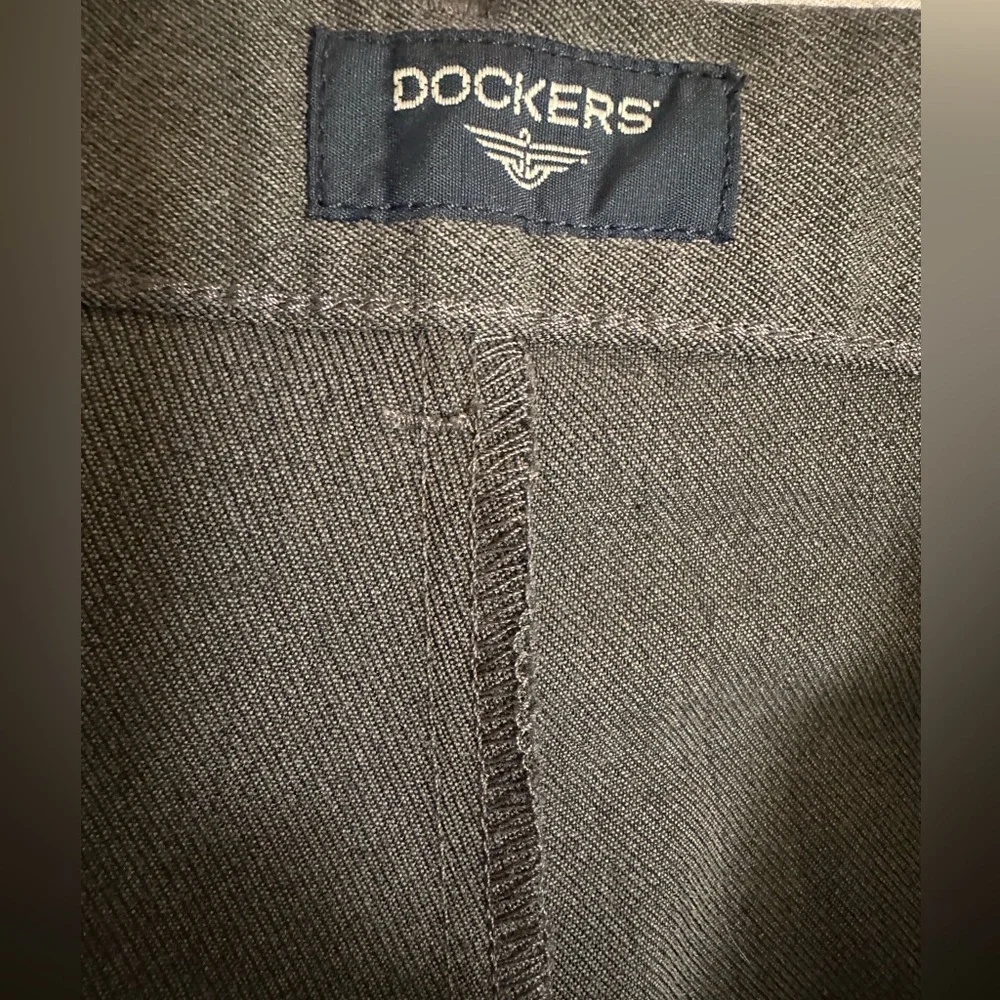 Dockers Dress Pants Relaxed Fit Gray Pleated Front Cuffed Hem NWT Size 36 X30